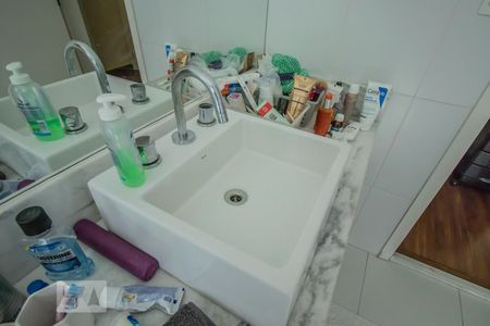 Casa à venda com 200m², 3 quartos e 2 vagasBanheiro da Suíte