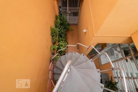 Casa para alugar com 200m², 5 quartos e 2 vagasEscada Externa 