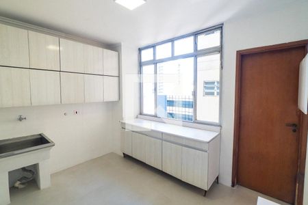 Apartamento para alugar com 197m², 4 quartos e 1 vagaÁrea de Serviço