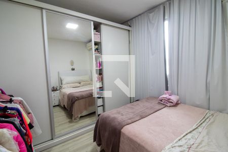 Quarto de apartamento à venda com 1 quarto, 42m² em Sarandi, Porto Alegre