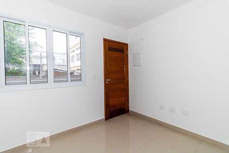 Sala e Cozinha de casa de condomínio à venda com 2 quartos, 44m² em Vila Mazzei, São Paulo