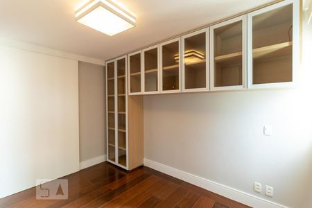 Apartamento para alugar com 106m², 3 quartos e 1 vaga Apartamento para alugar com 106m², 3 quartos e 1 vagaQuarto 1