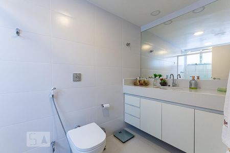 Apartamento à venda com 159m², 4 quartos e 1 vagaBanheiro da Suíte