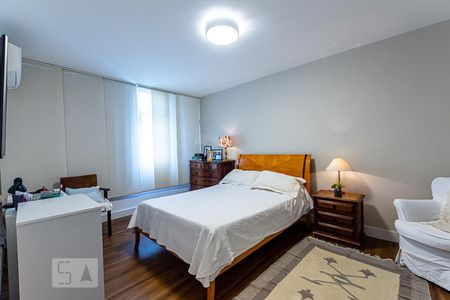 Apartamento à venda com 159m², 4 quartos e 1 vagaSuite