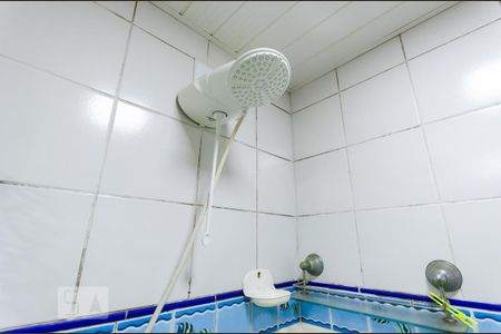 Chuveiro de apartamento para alugar com 2 quartos, 96m² em Embaré, Santos