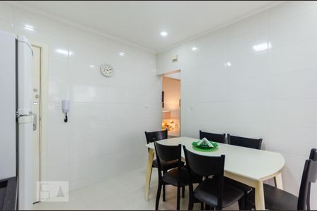 Apartamento para alugar com 96m², 2 quartos e 1 vaga Apartamento para alugar com 96m², 2 quartos e 1 vagaCozinha