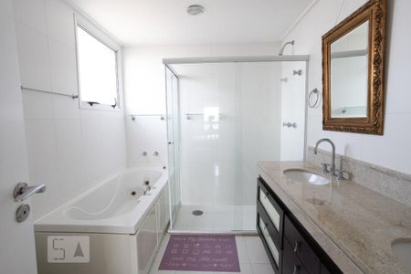 Apartamento à venda com 222m², 4 quartos e 4 vagasBanheiro da Suíte 1