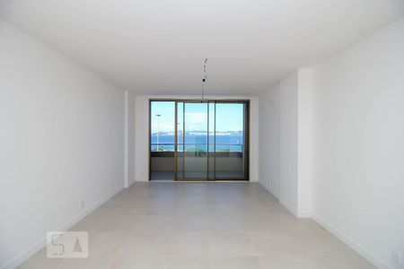 Salade Apartamento com 3 quartos, 150m² Flamengo