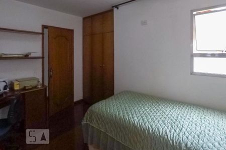 Casa à venda com 200m², 3 quartos e 2 vagas Casa à venda com 200m², 3 quartos e 2 vagasQuarto 1 - suite