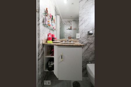 Apartamento à venda com 80m², 3 quartos e 2 vagasBanheiro do quarto 1