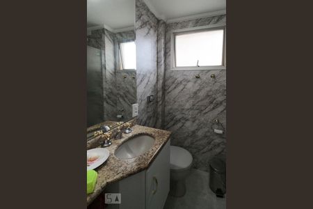 Apartamento à venda com 80m², 3 quartos e 2 vagasBanheiro do quarto 1