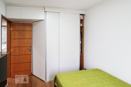Apartamento à venda com 80m², 3 quartos e 2 vagasQuarto 2