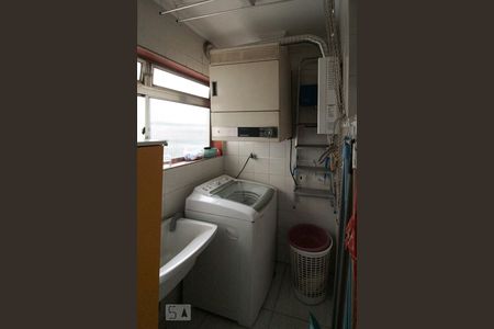 Apartamento à venda com 80m², 3 quartos e 2 vagasÁrea de serviço