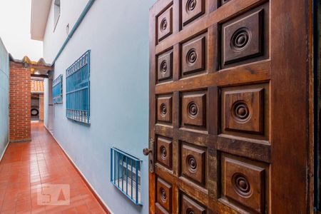 Casa à venda com 200m², 3 quartos e 2 vagasCorredor