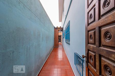 Casa à venda com 200m², 3 quartos e 2 vagasCorredor