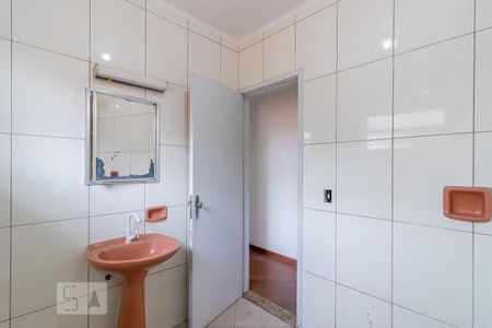 Casa à venda com 200m², 3 quartos e 2 vagasBanheiro