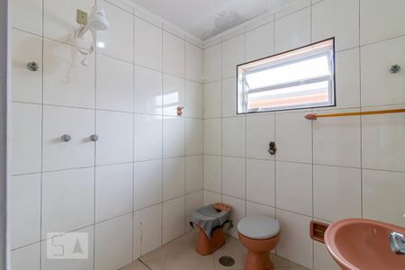 Casa à venda com 200m², 3 quartos e 2 vagasBanheiro