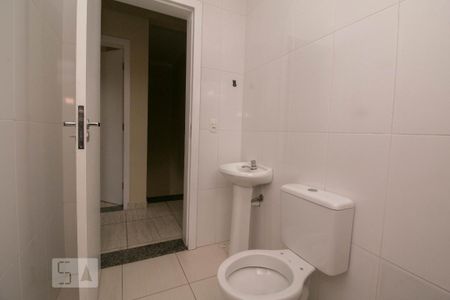 Casa de condomínio para alugar com 65m², 2 quartos e 1 vaga Casa de condomínio para alugar com 65m², 2 quartos e 1 vagaBanheiro 2