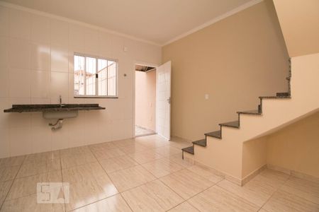 Sala / Cozinha de casa de condomínio para alugar com 2 quartos, 65m² em Vila Libanesa, São Paulo