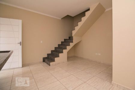 Sala / Cozinha de casa de condomínio para alugar com 2 quartos, 65m² em Vila Libanesa, São Paulo