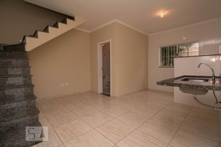 Sala  de casa de condomínio para alugar com 2 quartos, 65m² em Vila Libanesa, São Paulo