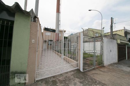 Casa de condomínio para alugar com 65m², 2 quartos e 1 vaga Casa de condomínio para alugar com 65m², 2 quartos e 1 vagaFachada