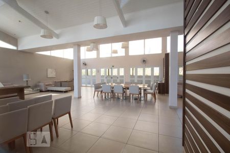 Apartamento para alugar com 46m², 2 quartos e 1 vaga Apartamento para alugar com 46m², 2 quartos e 1 vagaÁrea comum - Salão de festas