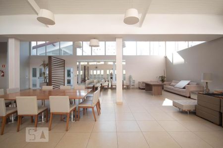 Apartamento para alugar com 46m², 2 quartos e 1 vaga Apartamento para alugar com 46m², 2 quartos e 1 vagaÁrea comum - Salão de festas