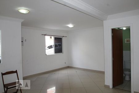Casa de condomínio à venda com 145m², 3 quartos e 1 vagaSala