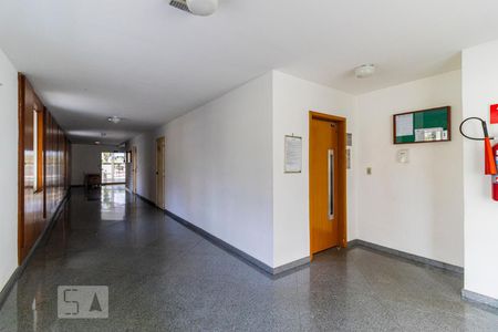 Apartamento à venda com 50m², 1 quarto e 1 vagaHall de Elevadores