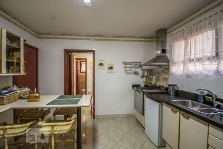 Apartamento à venda com 160m², 4 quartos e 2 vagas Apartamento à venda com 160m², 4 quartos e 2 vagasCozinha