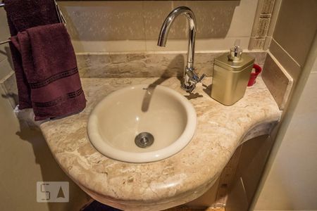 Apartamento à venda com 160m², 4 quartos e 2 vagas Apartamento à venda com 160m², 4 quartos e 2 vagasLavabo