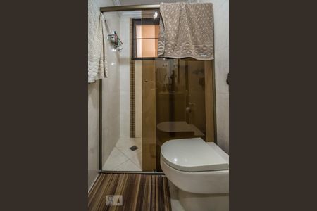 Apartamento à venda com 160m², 4 quartos e 2 vagas Apartamento à venda com 160m², 4 quartos e 2 vagasBanheiro da Suíte 1