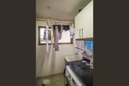 Apartamento à venda com 160m², 4 quartos e 2 vagas Apartamento à venda com 160m², 4 quartos e 2 vagasÁrea de Serviço