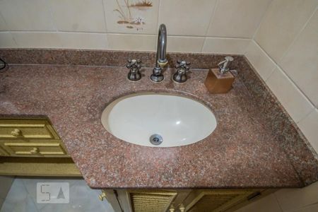 Apartamento à venda com 160m², 4 quartos e 2 vagas Apartamento à venda com 160m², 4 quartos e 2 vagasBanheiro da Suíte 2