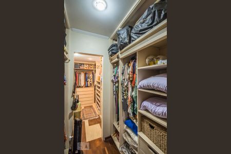 Apartamento à venda com 160m², 4 quartos e 2 vagas Apartamento à venda com 160m², 4 quartos e 2 vagasCloset da suíte 1