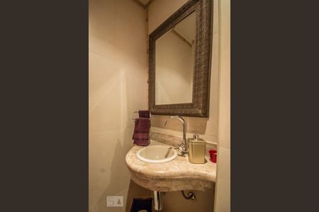 Apartamento à venda com 160m², 4 quartos e 2 vagas Apartamento à venda com 160m², 4 quartos e 2 vagasLavabo