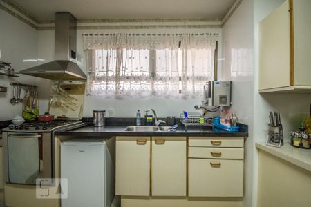 Apartamento à venda com 160m², 4 quartos e 2 vagas Apartamento à venda com 160m², 4 quartos e 2 vagasCozinha