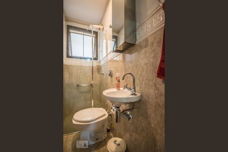 Apartamento à venda com 160m², 4 quartos e 2 vagas Apartamento à venda com 160m², 4 quartos e 2 vagasBanheiro de Serviço