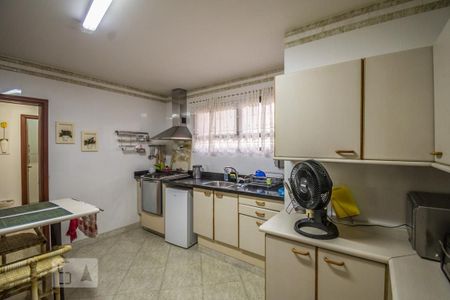 Apartamento à venda com 160m², 4 quartos e 2 vagas Apartamento à venda com 160m², 4 quartos e 2 vagasCozinha