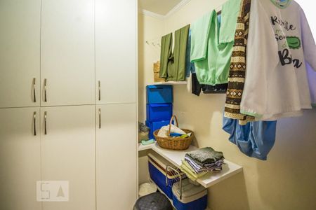 Apartamento à venda com 160m², 4 quartos e 2 vagas Apartamento à venda com 160m², 4 quartos e 2 vagasQuarto de Serviço