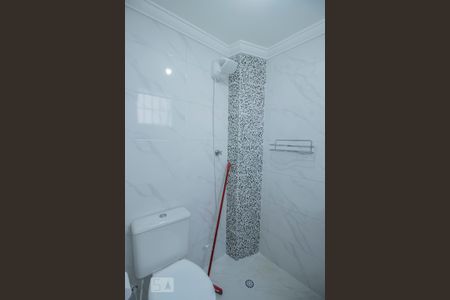 Banheiro de kitnet/studio para alugar com 1 quarto, 20m² em Vila do Encontro, São Paulo
