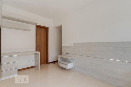 Apartamento à venda com 101m², 3 quartos e 2 vagas Apartamento à venda com 101m², 3 quartos e 2 vagasSuíte