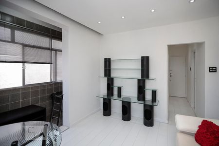 Sala de apartamento para alugar com 2 quartos, 60m² em Higienópolis, Rio de Janeiro