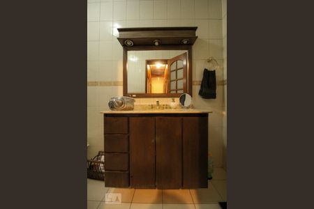 Casa à venda com 168m², 2 quartos e 1 vagaBanheiro Quarto 2 - Suíte