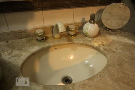 Casa à venda com 168m², 2 quartos e 1 vagaBanheiro Quarto 2 - Suíte