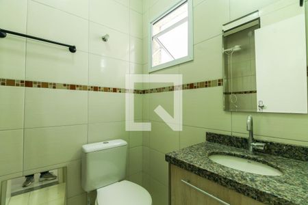 Banheiro da Suíte 1 de casa de condomínio para alugar com 2 quartos, 109m² em Vila Aricanduva, São Paulo