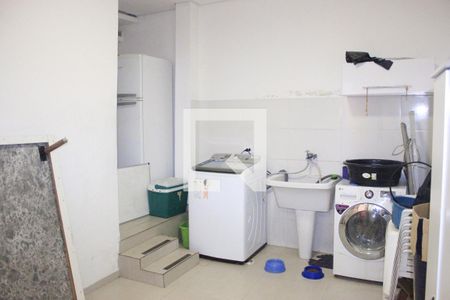 Casa à venda com 130m², 3 quartos e 2 vagasÁrea de Serviço