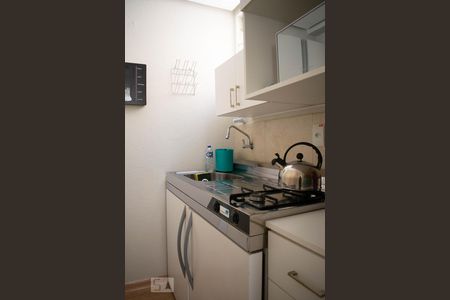 Cozinha de kitnet/studio para alugar com 1 quarto, 22m² em Centro Histórico, Porto Alegre