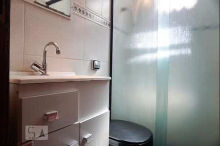 Casa à venda com 210m², 4 quartos e 2 vagas Casa à venda com 210m², 4 quartos e 2 vagasCasa 1 - Banheiro